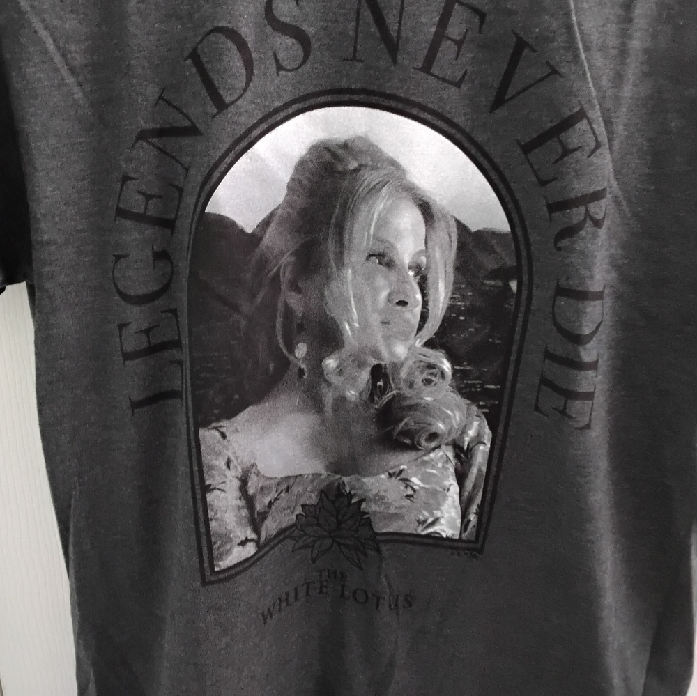 The White Lotus Jennifer Coolidge Tonya Tee NWT